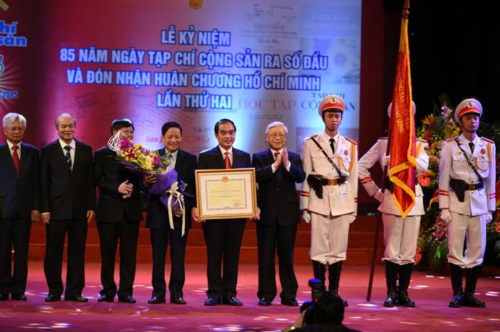 ເລຂາທິການໃຫຍ່ເຂົ້າຮ່ວມພິທີສະເຫຼີມສະຫຼອງ85ປີແຫ່ງວັນສ້າງຕັ້ງວາລະສານກອມມູນິດ